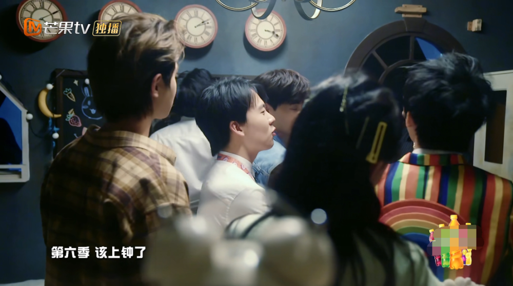 明侦6|《密室2》圆满收官，何炅宣布《明侦6》正式启动，邓伦放话要踢馆