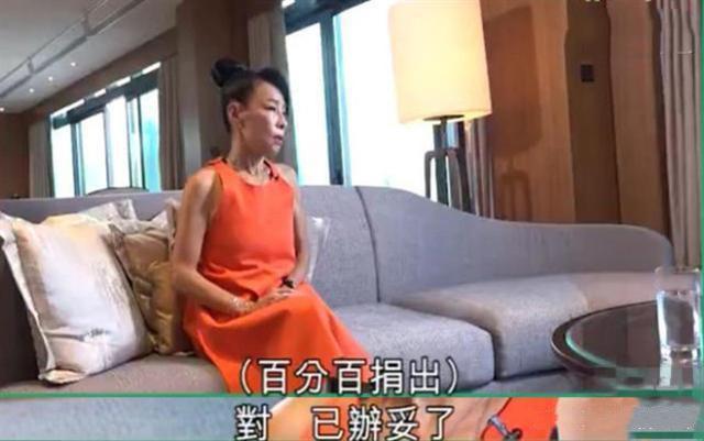 周润发|无儿无女所以到处捐？周润发路遇粉丝募捐立马给钱，被赞慷慨！