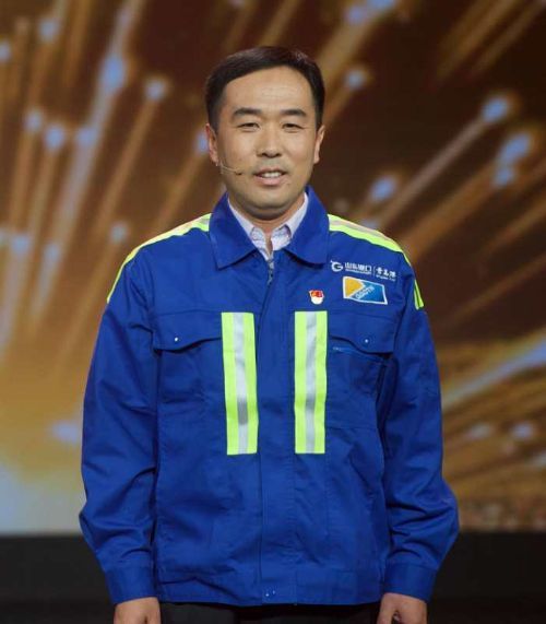 2020齐鲁最美职工吕向东勇做工业互联网时代的新工匠