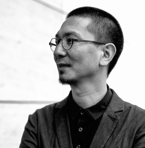 李少波:花果图五彩宝字瓶里的"时代密码"