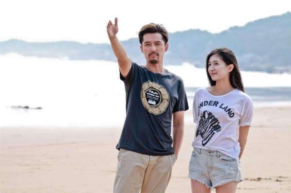 其次在上海戏剧学院毕业后,陈赫,郑凯和其他同学投身娱乐圈时,江疏影