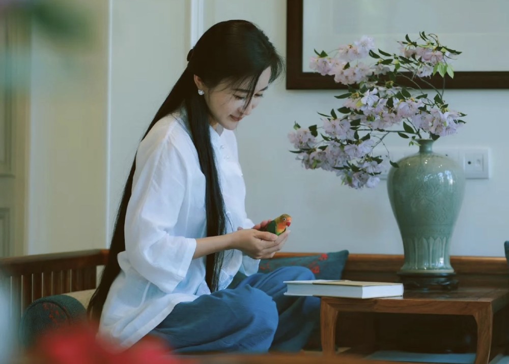 张纪中|张纪中“家事”太精彩，前妻和三婚妻子曾公开撕，三婚妻子终转正