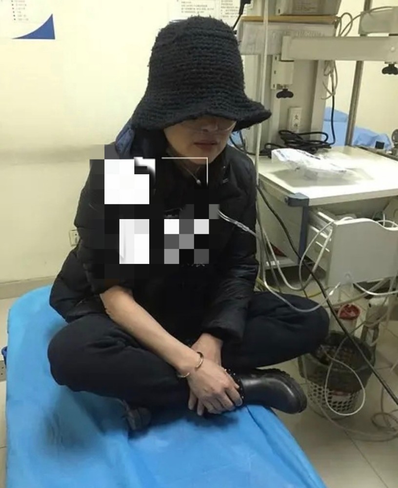 张纪中|张纪中“家事”太精彩，前妻和三婚妻子曾公开撕，三婚妻子终转正