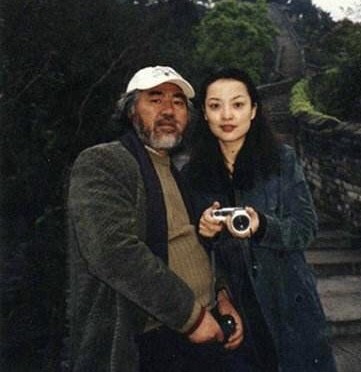 张纪中|张纪中“家事”太精彩，前妻和三婚妻子曾公开撕，三婚妻子终转正