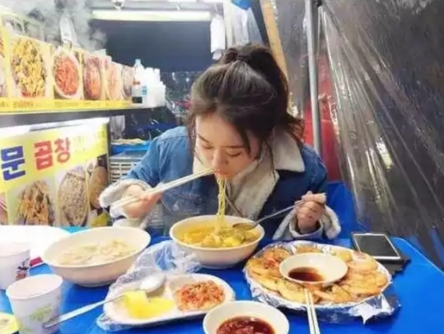 张艺兴|袁冰妍黑历史遭扒！疑故意倒贴张艺兴制造绯闻，被卓伟暗讽炒作