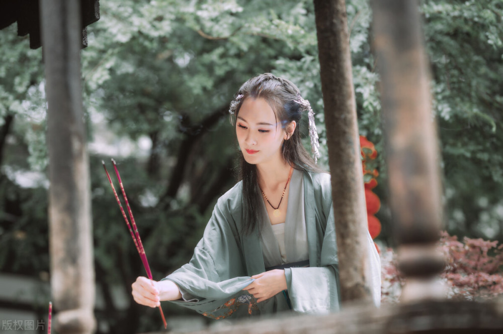 诗集|横笛飞声明月悄，暗香疏影何须恼