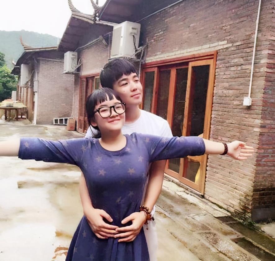 她不是《变形计》的主人公,却因节目成名,今被亲哥连累遭人恐吓