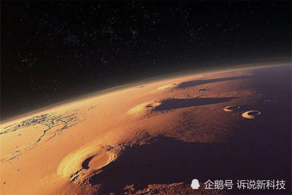 火星|躲在火星岩石后的“人影”，似乎要把手伸向探测器！他要做什么？