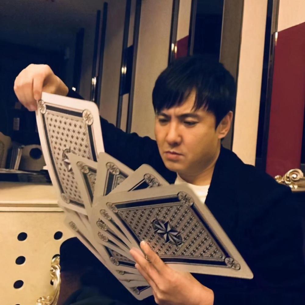 沈腾|郭德纲想收沈腾为徒，赐名“沈云腾”，沈腾9字回应显高情商！