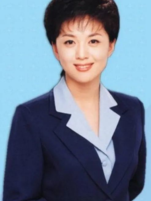 海霞|海霞：21岁成央视主播，28岁嫁清华教授，结婚20年0绯闻幸福无比