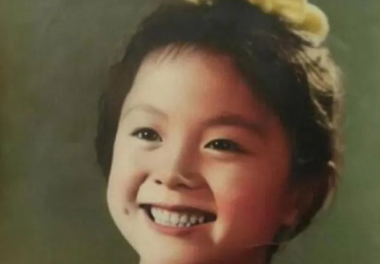 海霞|海霞：21岁成央视主播，28岁嫁清华教授，结婚20年0绯闻幸福无比