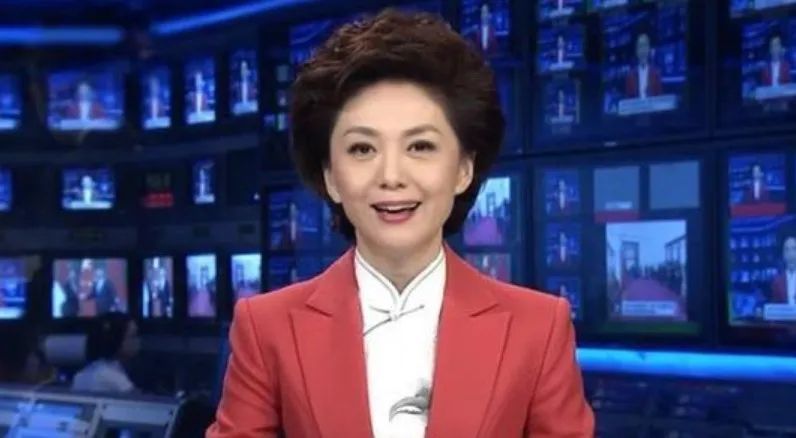 海霞|海霞：21岁成央视主播，28岁嫁清华教授，结婚20年0绯闻幸福无比