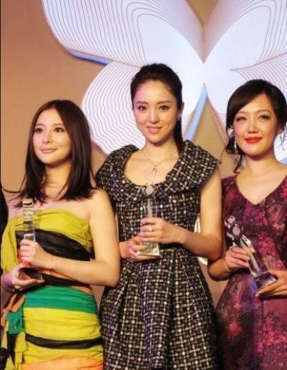 董璇|张嘉倪孩子庆生现场曝光，两儿子如复制粘贴，排场大到董璇都现身