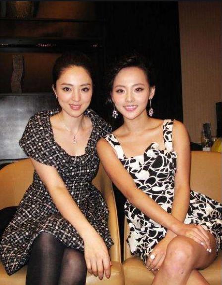 董璇|张嘉倪孩子庆生现场曝光，两儿子如复制粘贴，排场大到董璇都现身