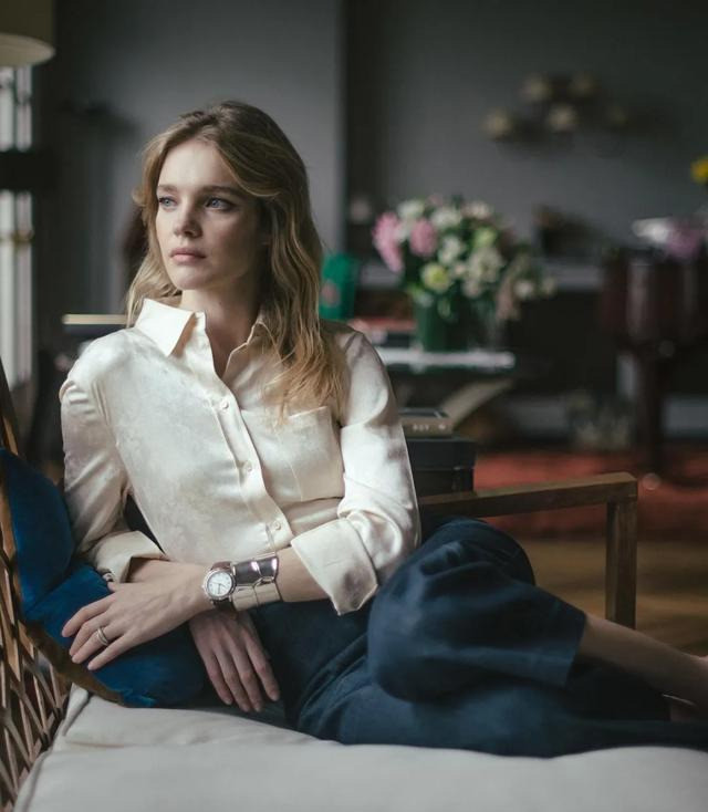 超模"水果娜"又嫁了,可她前夫家真的是英国王室吗?_腾讯新闻