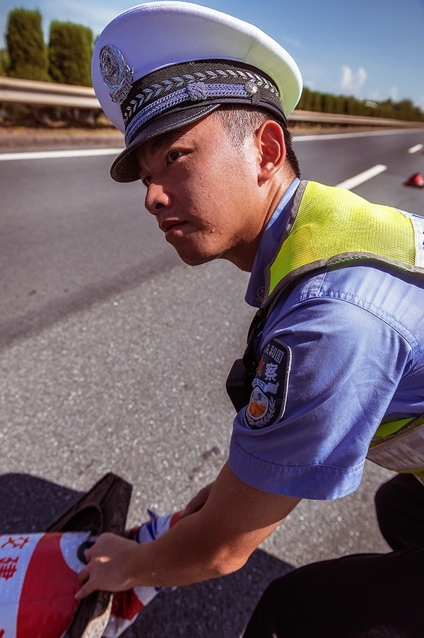 江西高速交警七支队警保联动保障双节安全出行