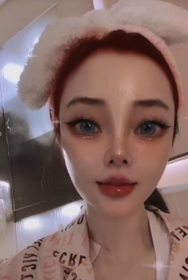 李小璐|李小璐全副武装现身医院整容层，疑做细脖瘦肩手术，向网红脸靠近？