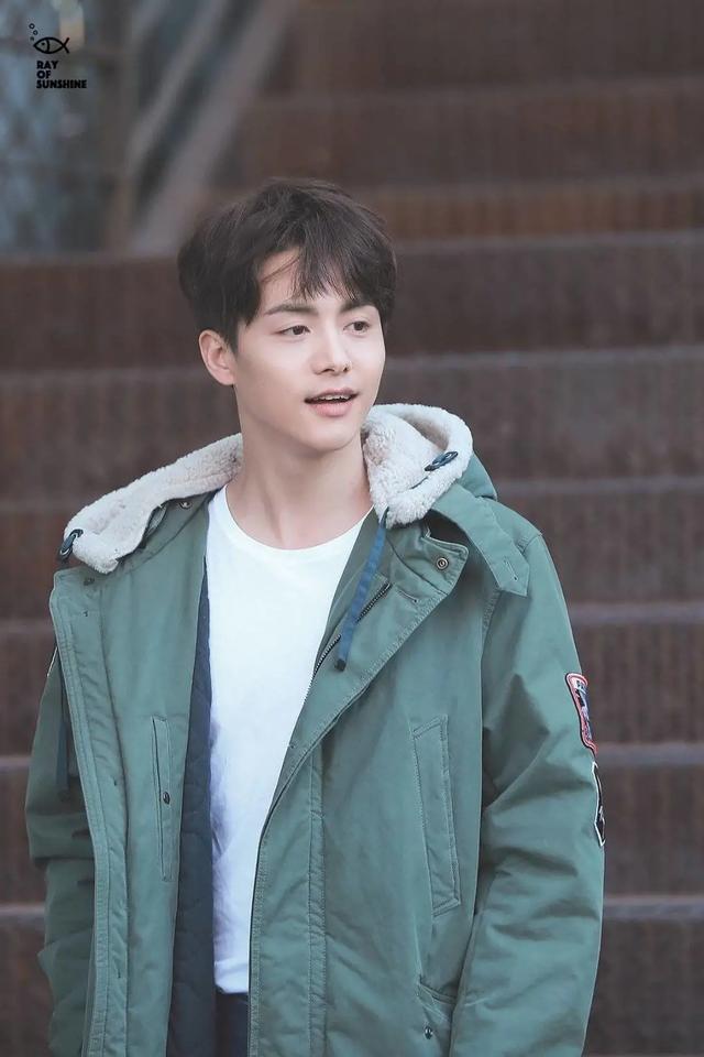 湖南卫视|湖南卫视中秋晚会和央视打擂台，双方看点十足，谁能拔得头筹？