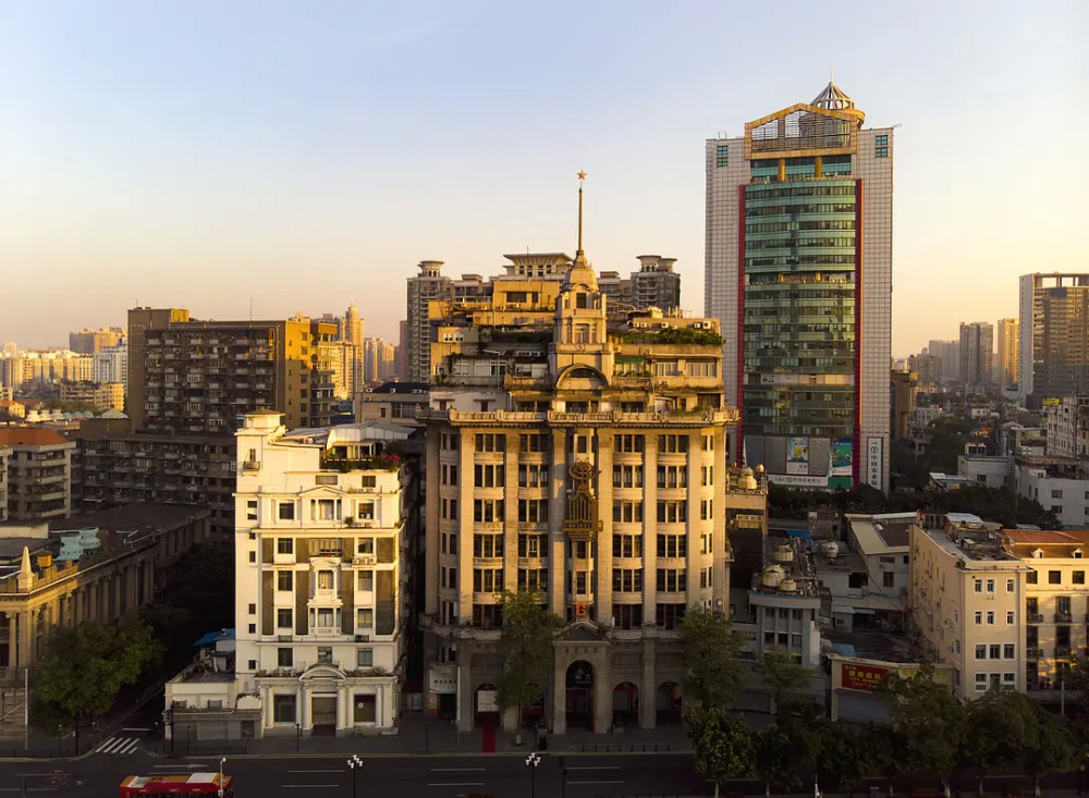 中国第一座摩天大楼 高50米12层楼 百年时间依然繁华如初 腾讯新闻