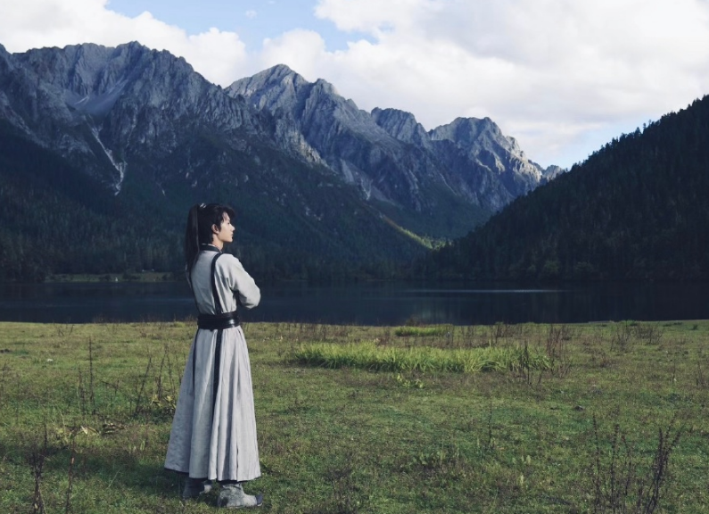 有翡|《有翡》上星被曝卖太贵，北京卫视成功抢下，《青簪行》太尴尬官方都害怕