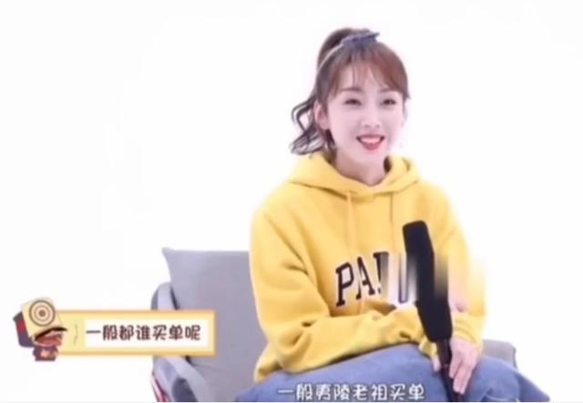 群众演员|《王牌》火热拍摄中，剧组请所有群演喝饮料，事后才知是肖战请客