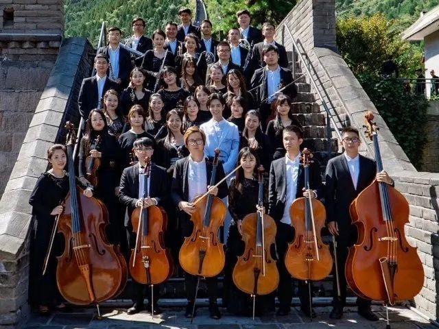 群众演员|《王牌》火热拍摄中，剧组请所有群演喝饮料，事后才知是肖战请客