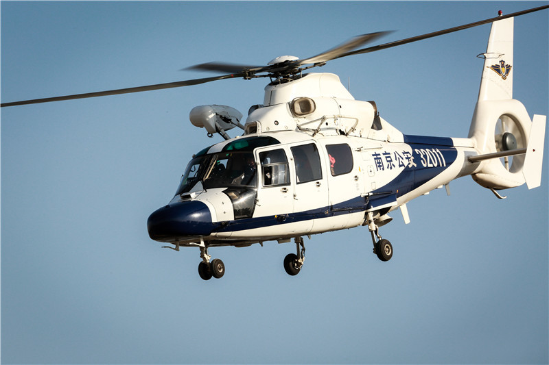 这个不办案子的警察是个修飞机的高手