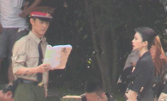 肖战|打回原形了？肖战《王牌》路透被嘲土丑，失去颜值滤镜变素人！