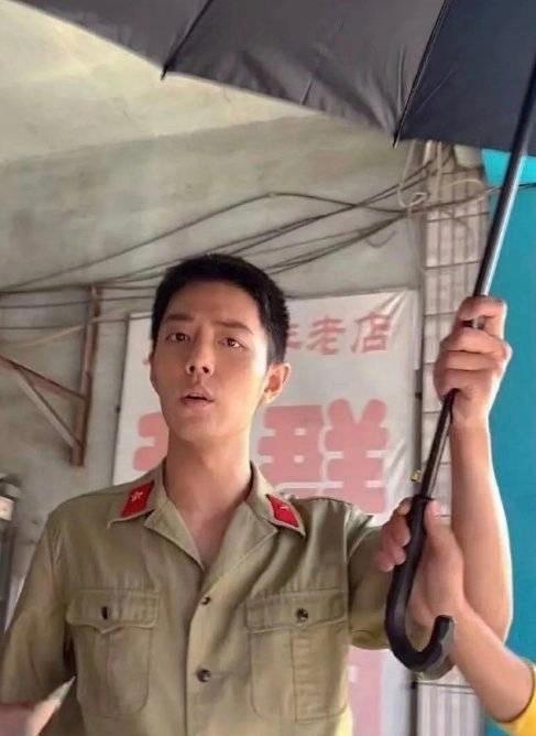 肖战|打回原形了？肖战《王牌》路透被嘲土丑，失去颜值滤镜变素人！