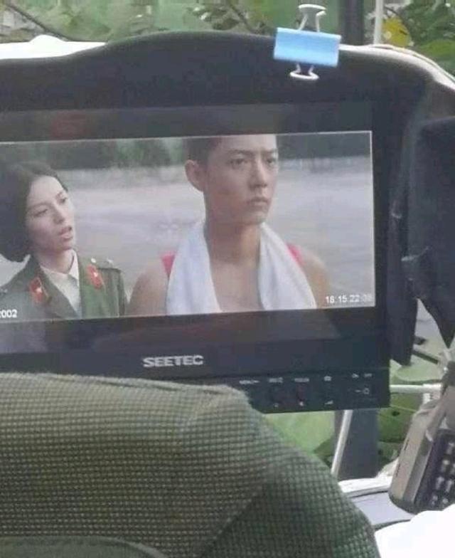 肖战|打回原形了？肖战《王牌》路透被嘲土丑，失去颜值滤镜变素人！