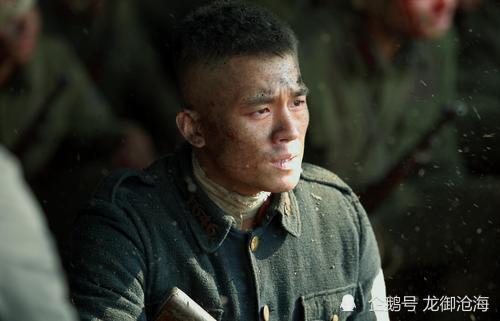 八佰|《八佰》黄志忠，王千源，姜武，张译，杜淳等主演，一部让人泪目的战争片