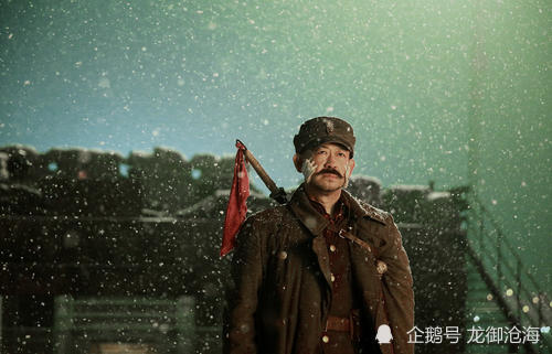 八佰|《八佰》黄志忠，王千源，姜武，张译，杜淳等主演，一部让人泪目的战争片