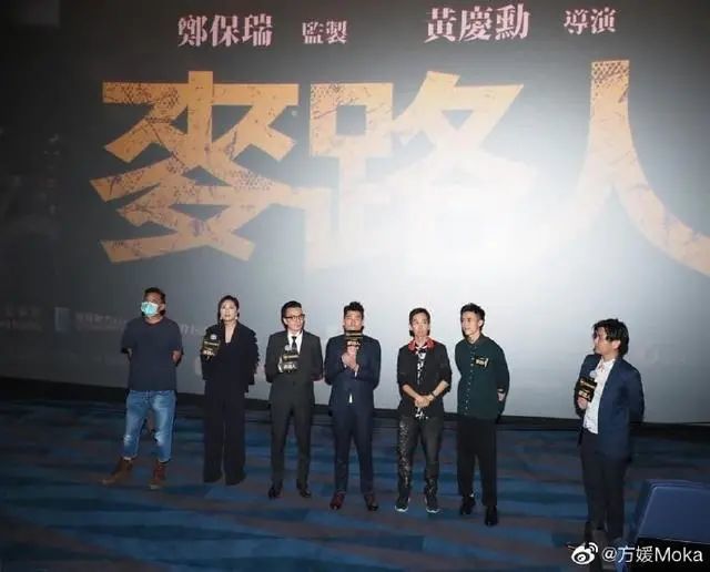 郭富城|方媛晒照为夫宣传新电影，郭富城视角下端庄优雅，四肢纤瘦似少女