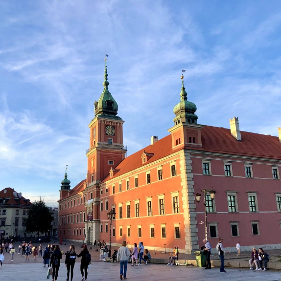 此后两家议和,波兰得到了西白俄罗斯和西乌克兰,苏联损失了一大片土地