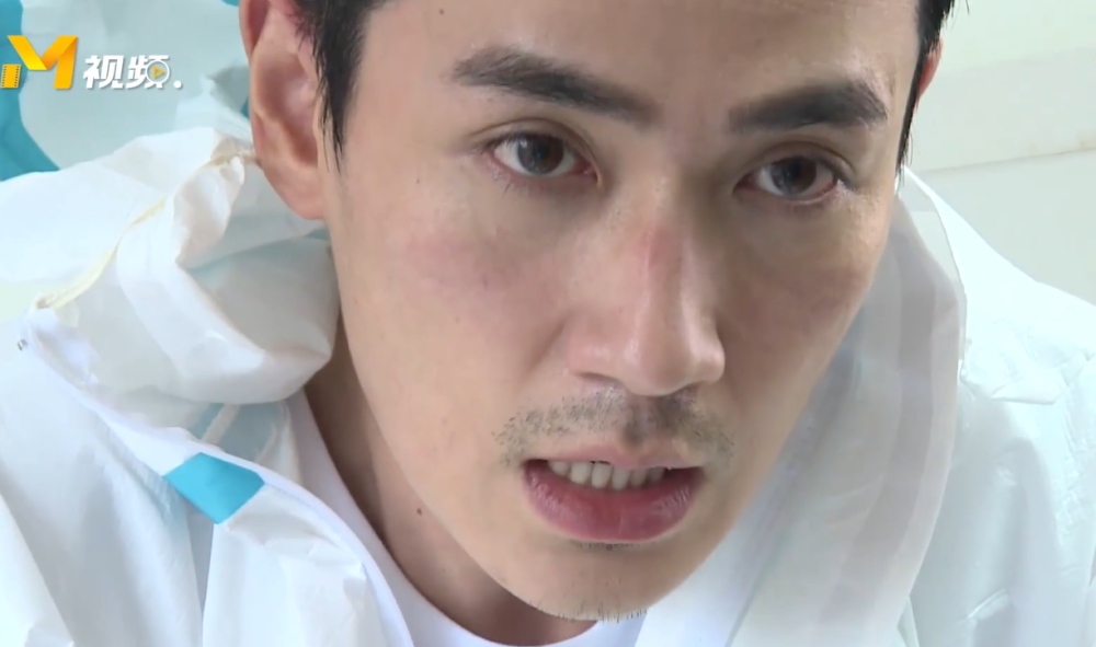 朱一龙|朱一龙拍抗疫短片为显真实不摘护目镜，导演力赞表演不输梁朝伟！