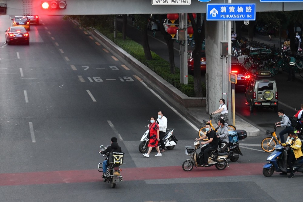 摩托车|北京路面上摩托车渐多，探头不易拍违法成本低，该管管！