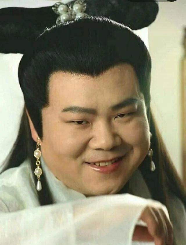 岳云鹏发文称"想演古装剧翩翩公子",遭到粉丝无情打脸