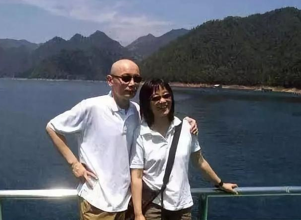 成丁克|张卫健夫妇无缘生子，梁朝伟夫妇选择不生，成丁克一族后悔了？