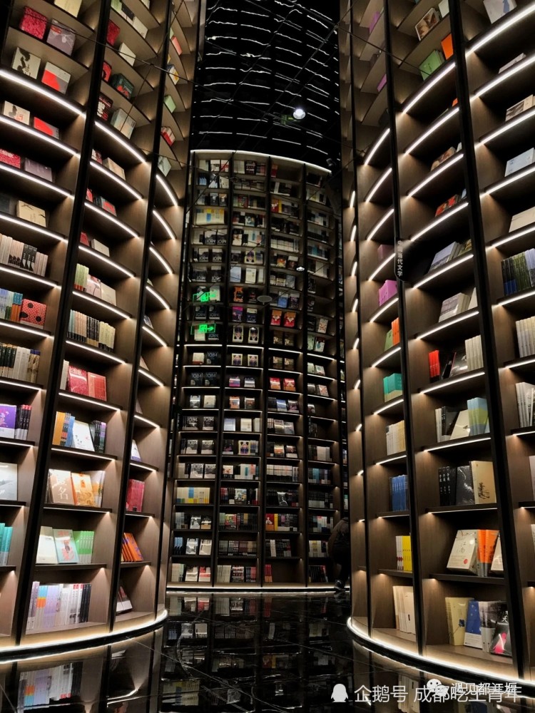 成都又添一网红打卡书店好一座魔法城堡