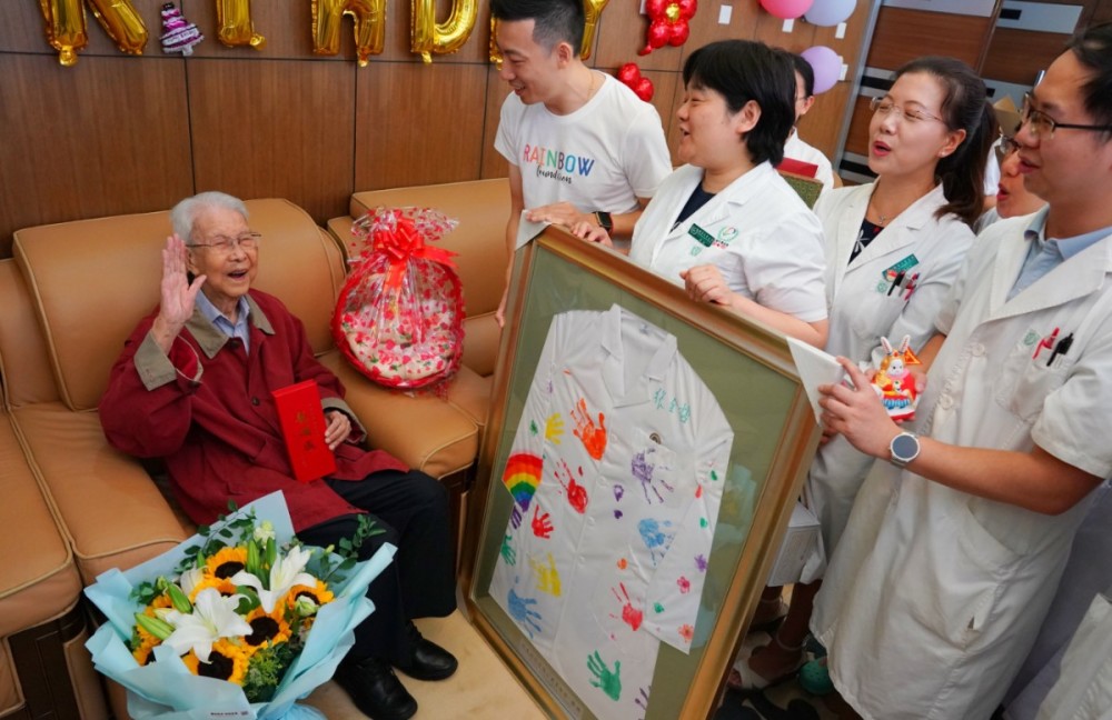 北京儿童医院|北京儿童医院，有位百岁老大夫与患儿“周周见”