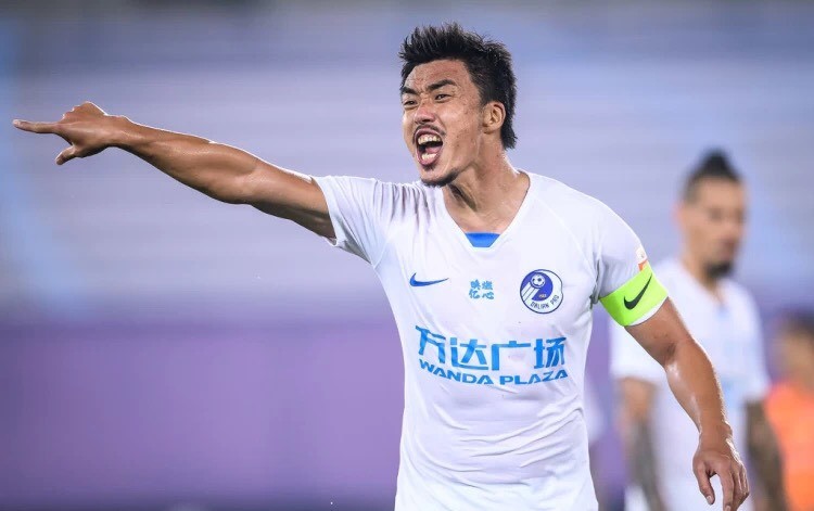 赵旭日:和郑龙聊场上的事,多帮助年轻人提高,贝大师没看走眼_腾讯新闻