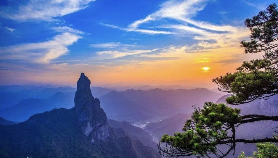 神仙居景區擁有全世界最大的火山流紋岩地貌集群,景區內擁有問仙橋