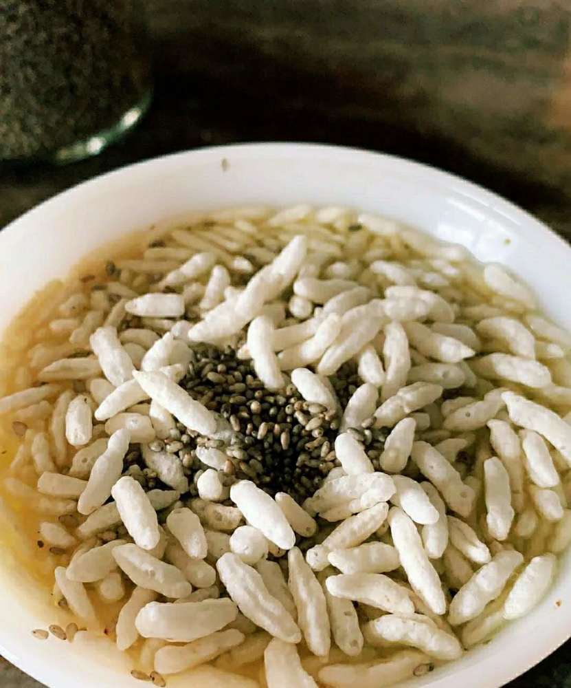 汕尾海丰的咸茶,有一点芝麻,一点炒米,一些茶末,一点花生,就能诅成