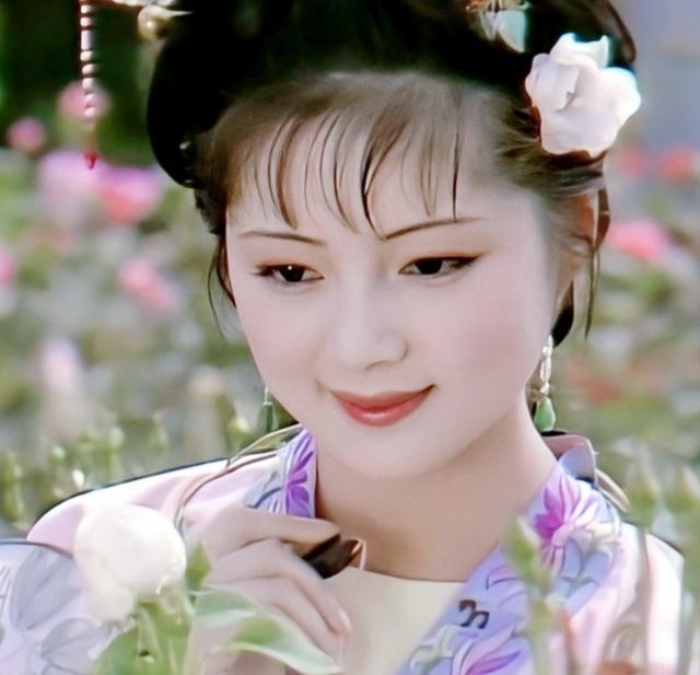 贾府|薛宝钗进贾府，贾政隆重接待，贾母的态度耐人寻味？