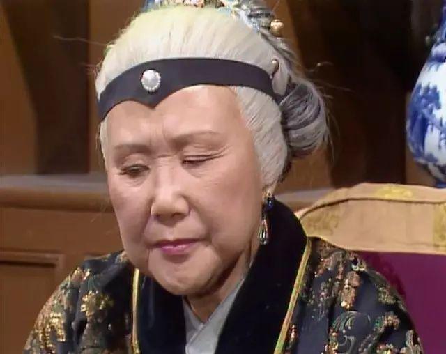贾府|薛宝钗进贾府，贾政隆重接待，贾母的态度耐人寻味？