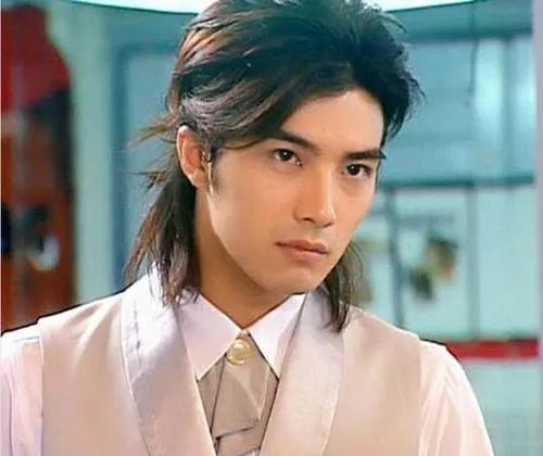 贺军翔|滤镜碎一地！不守男德还迷信，让妻子提前生产就为这？