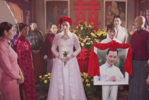 后援会|顶流后援会疑似是黑粉？这也太离谱了吧！