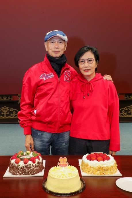 汪明荃|汪明荃为罗家英庆生，两人60多岁结婚，双双患癌却不离不弃