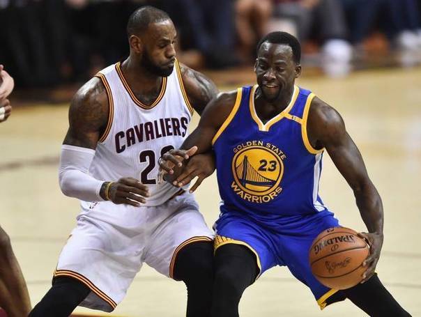 大家都知道16年总决赛詹姆斯骑跨格林,那么之前发生了什么