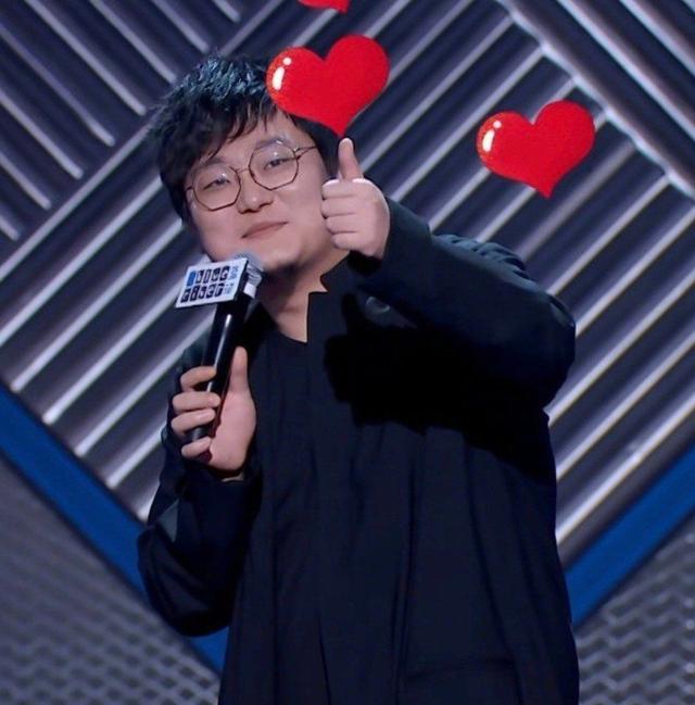 脱口秀大会|“脱口秀大会”第三季总冠军王勉：世界以痛吻我，我扇他个巴掌